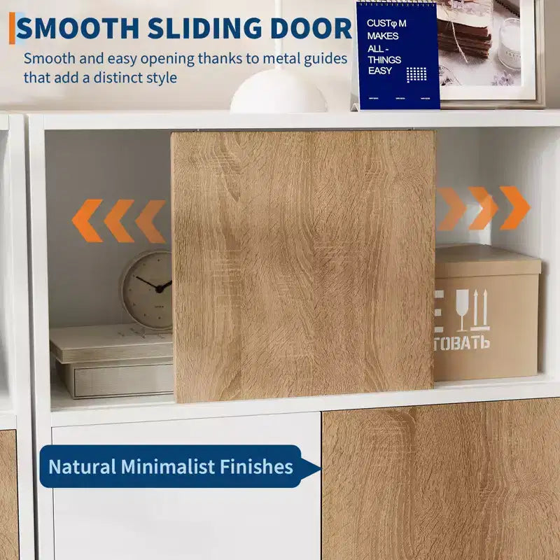 Mobile credenza in legno con ante scorrevoli e ripiani regolabili
