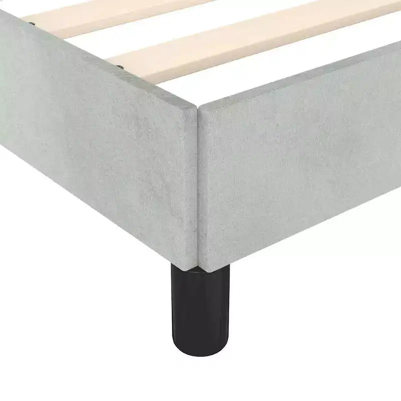 Struttura letto a piattaforma matrimoniale queen size con rivestimento in velluto, grigio chiaro