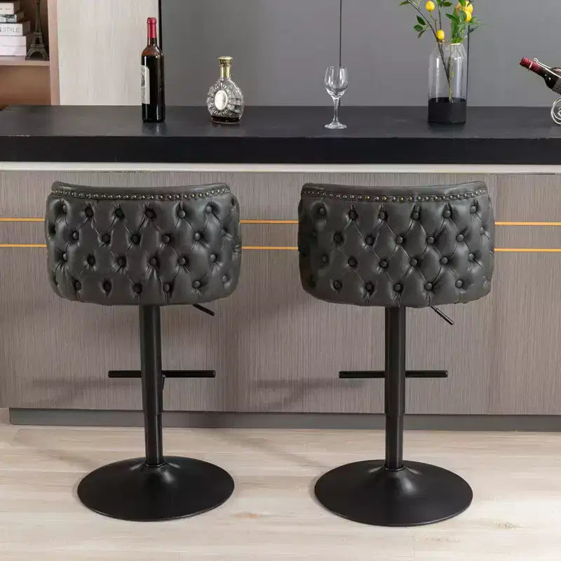 Set di 2 Sgabelli da Bar Girevoli con Schienale Trapuntato, in Pelle Sintetica, Altezza Regolabile, per Cucina o Bar di Casa